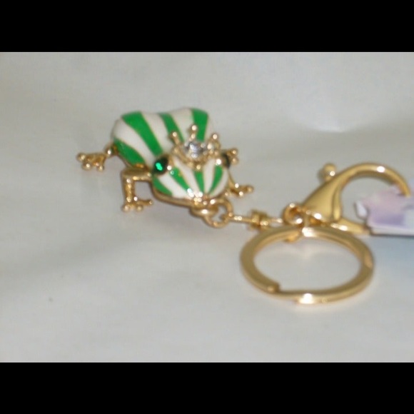 ♥️- Green & White Frog Prince Purse Charm - Picture 5 of 7